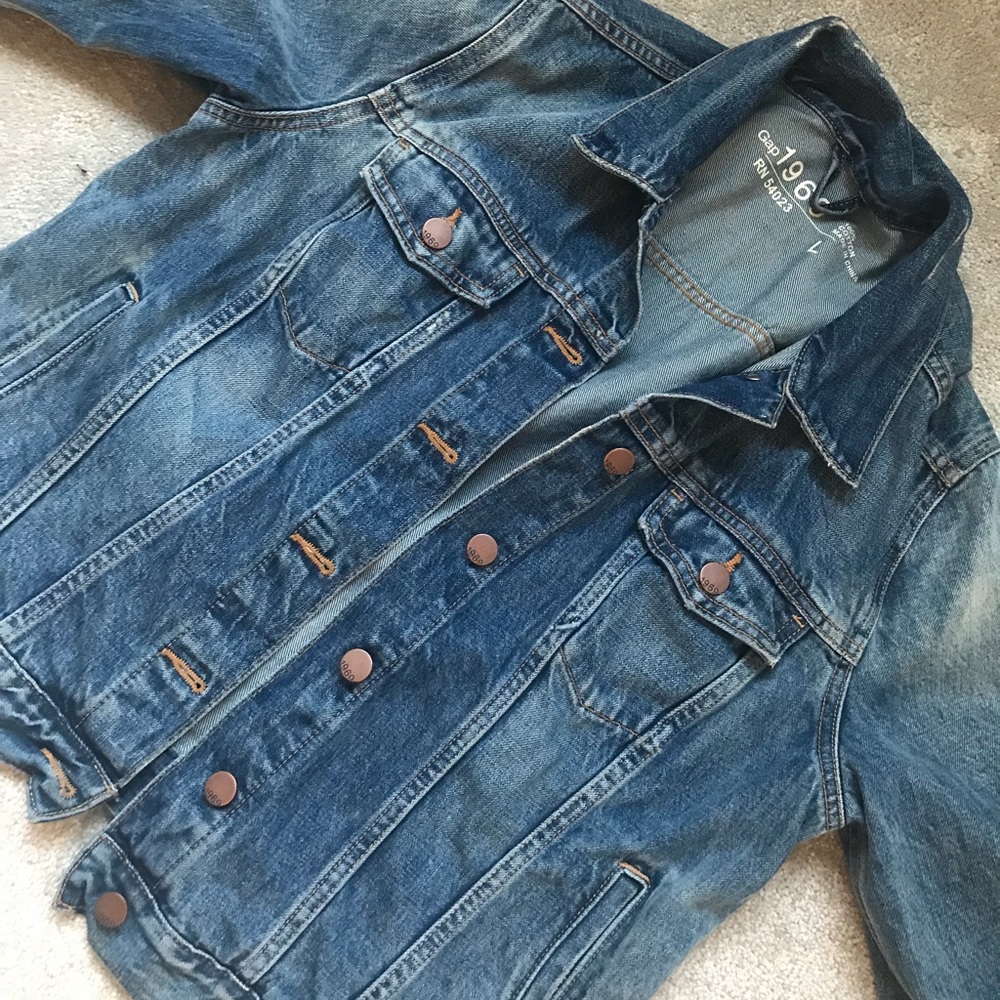 GAP Jean jacket size large